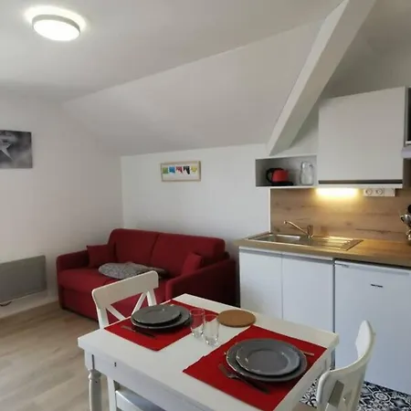 2 Pers Avec Acces Piscine Et Sauna Apartmán